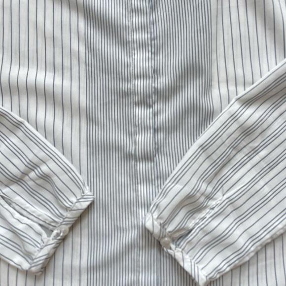 Pretty Striped Poly Flowy Dress shirt, white with black stripes size S - Picture 2 of 11
